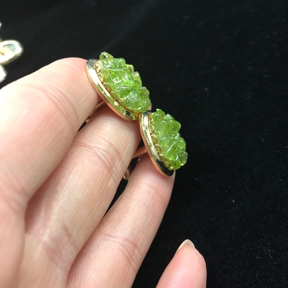 Vintage gold/lime green cufflinks - Picture 2 of 4